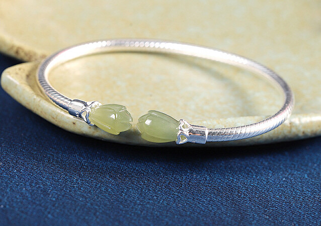 I03 Light Jade Small Hearts Flowers Bangle Sterling Silver 925