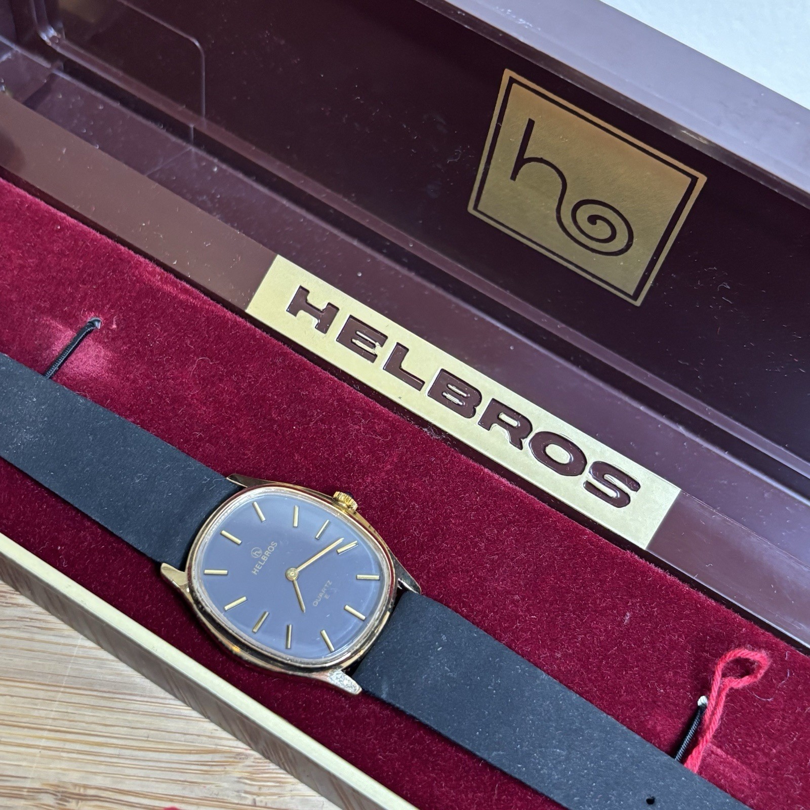 NOS Neo Vintage Helbros Oval Gold Tone Quartz Grey Dial Watch – New Bat