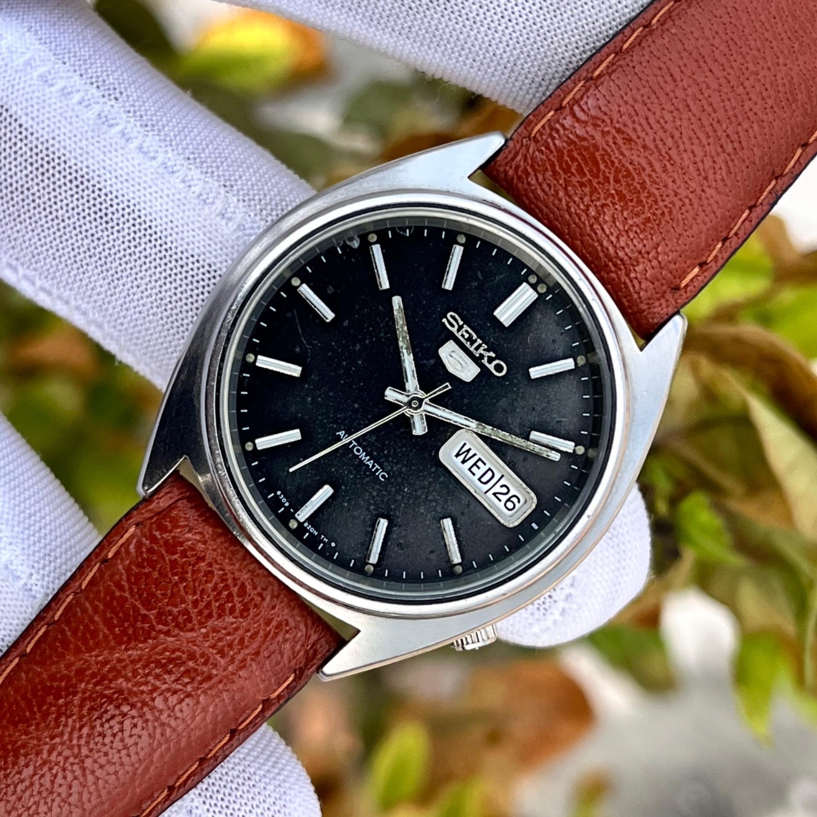 Vintage Seiko 5 Automatic Black Dress Formal Dial Japan Made Men Watch 6309-8840