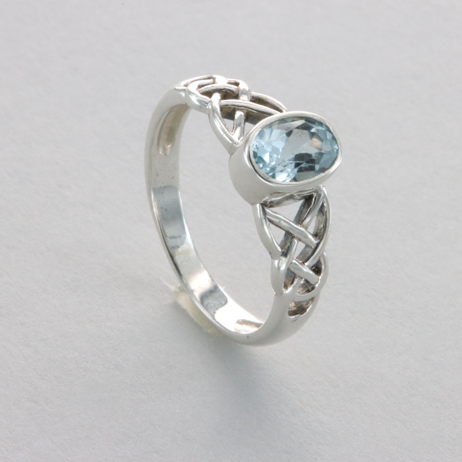 Oval Celtic BLUE TOPAZ Ring – Multiple Sizes – 925 STERLING SILVER Natural #2e