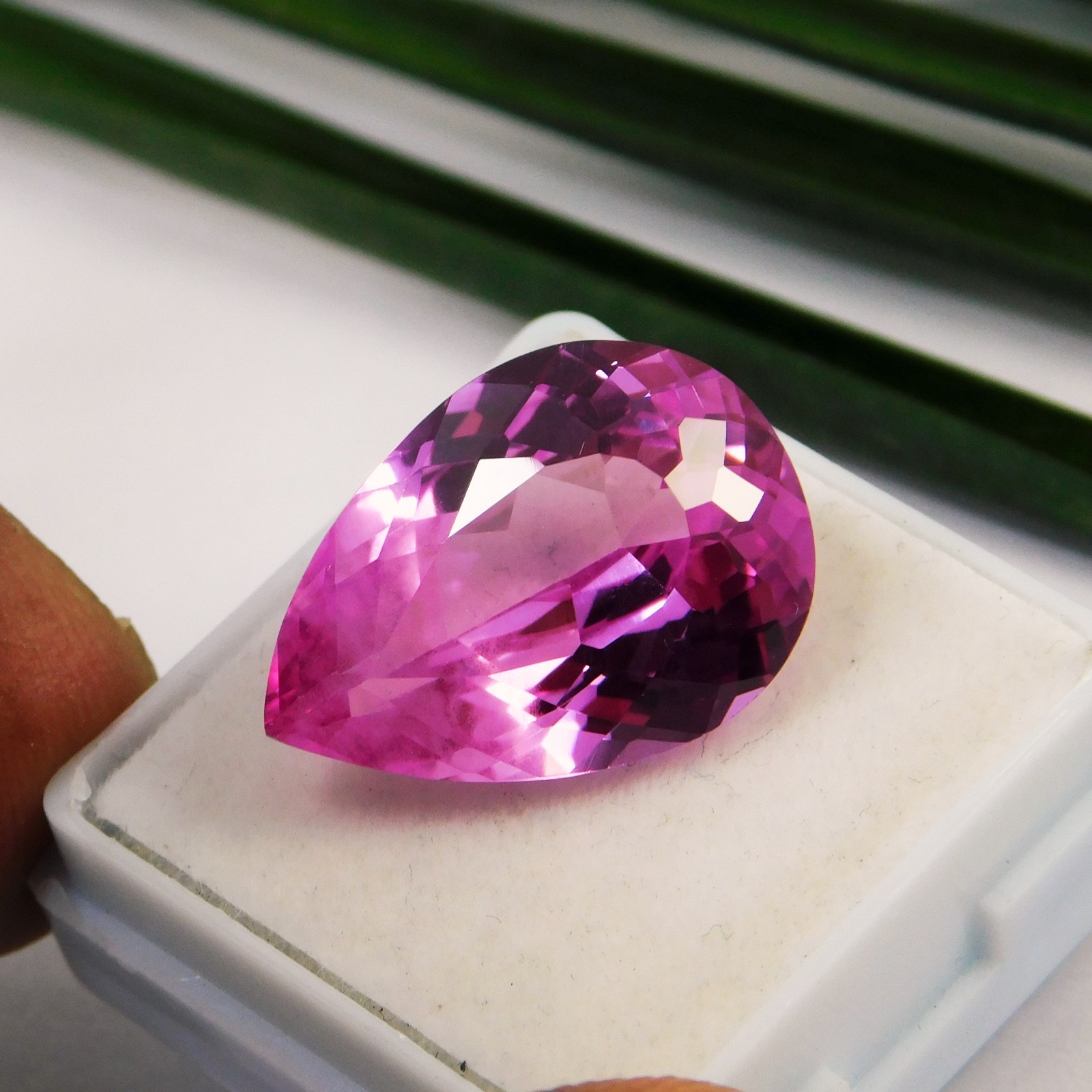 IGL CERTIFIED 17.00 Ct Pear Natural Vivid Pink Sapphire -Unheated Gemstone