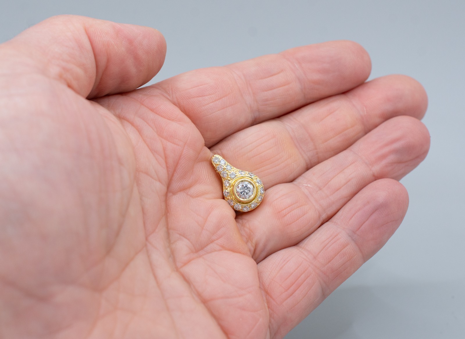 (MA5) 14k Yellow Gold Diamond Pendant .84 ctw 3.3 Gram