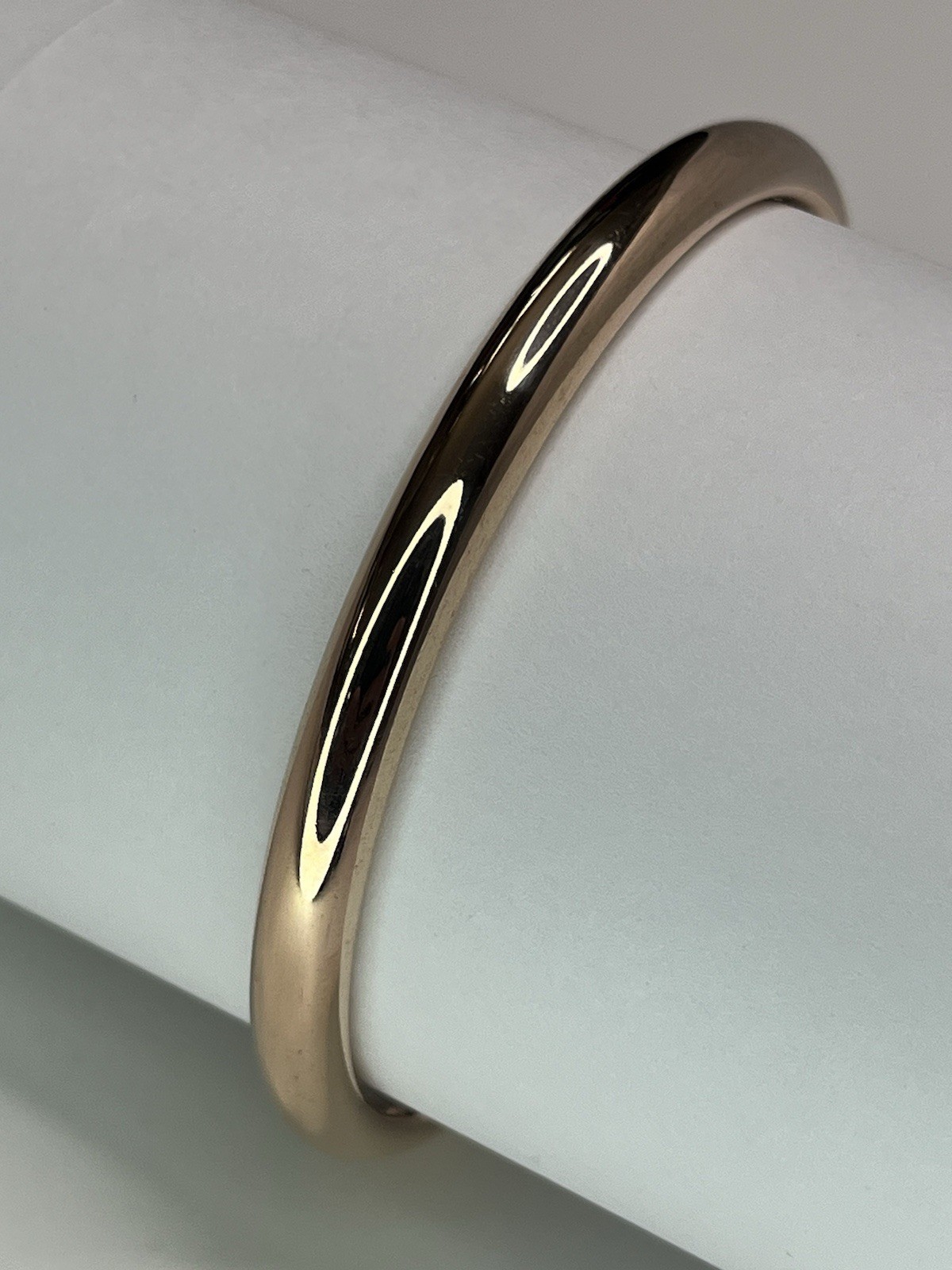One Milor Italy 14K Rose Gold Over Resin Rounded Shape Oval Bangle Bracelet 8”