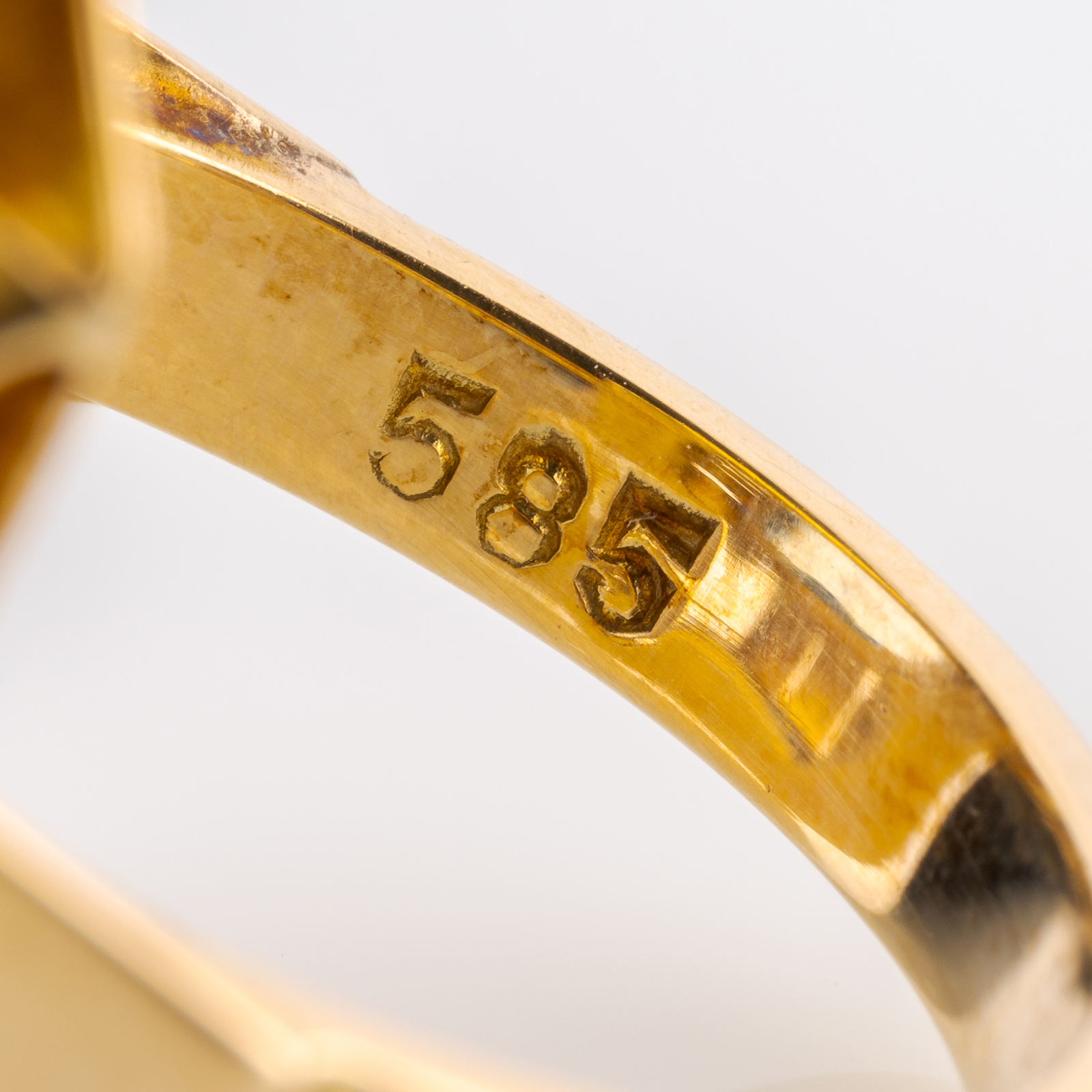 Aquamarine ring (14k gold) with an aquamarine