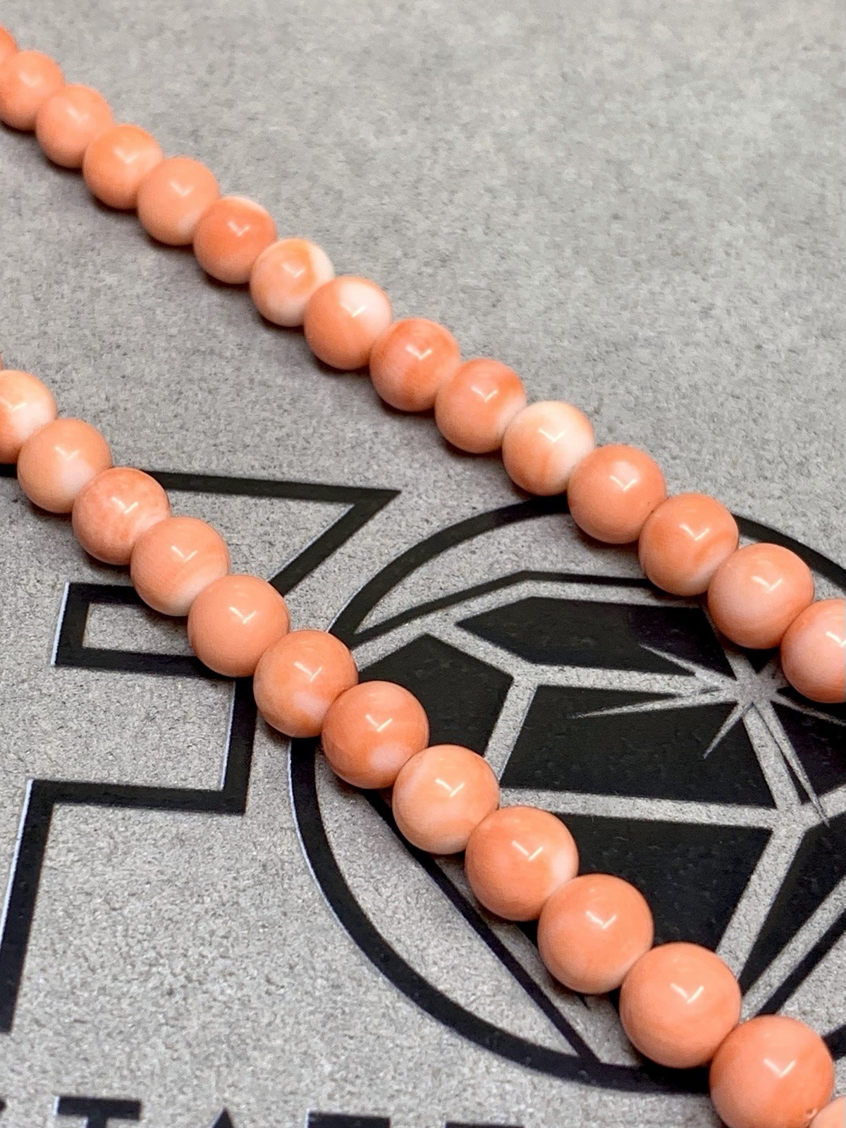 Vintage 1960’s 18K Yellow Gold Pink Coral Graduating Beaded Necklace 13.50mm 20”