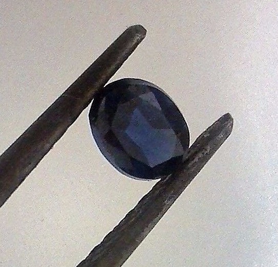 Round oval sapphire 0.46 cts