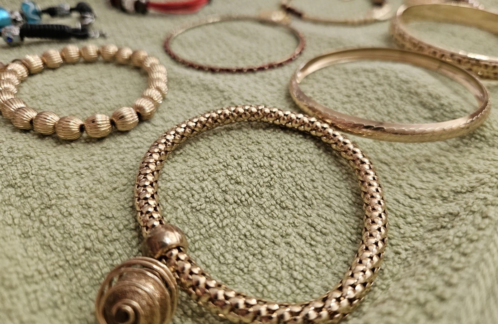 12 Fashionable Bracelets