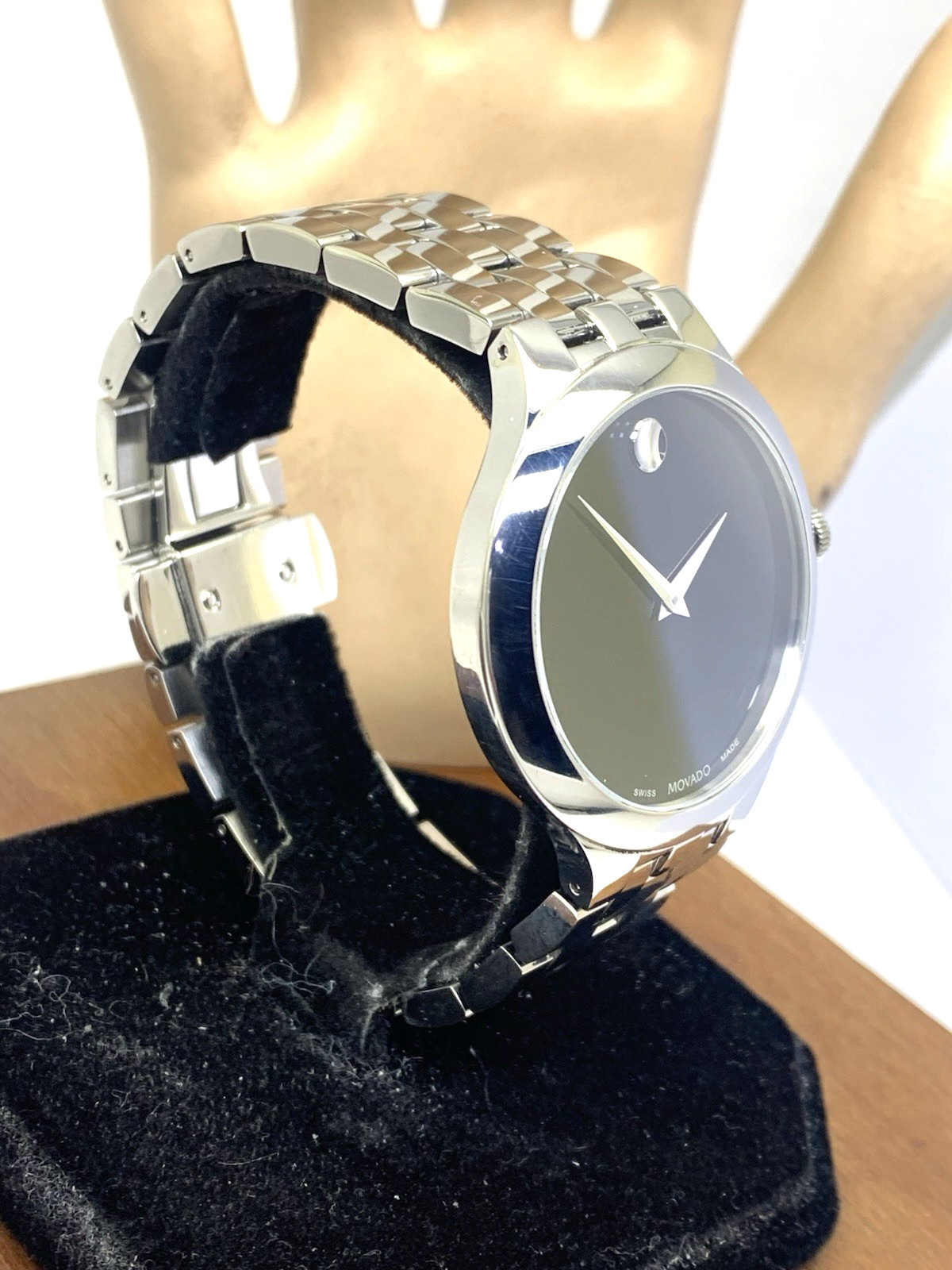 Movado Men’s Watch 0607415 Veturi Swiss Quartz Black Dial Silver Steel 40mm
