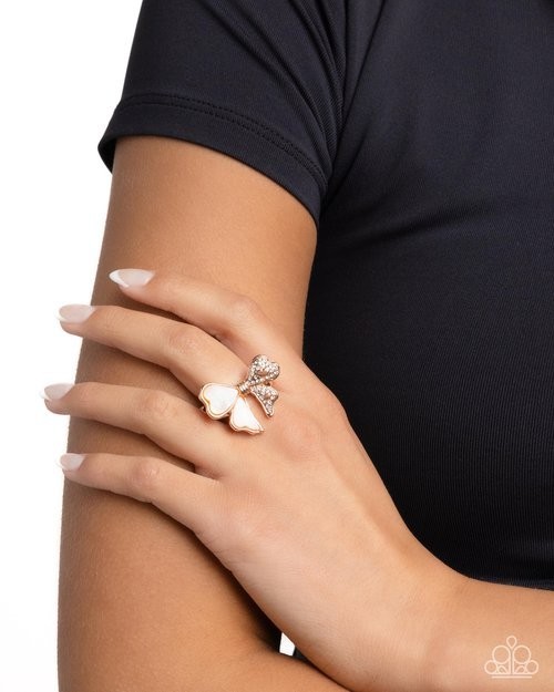 Bow-stopper Rose Gold Stretch Ring fits size 6 to 10