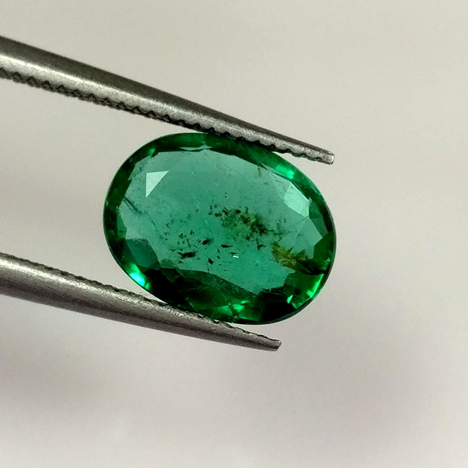 1.83ct Natural Emerald beautiful oval cut vivid green good luster gemstone