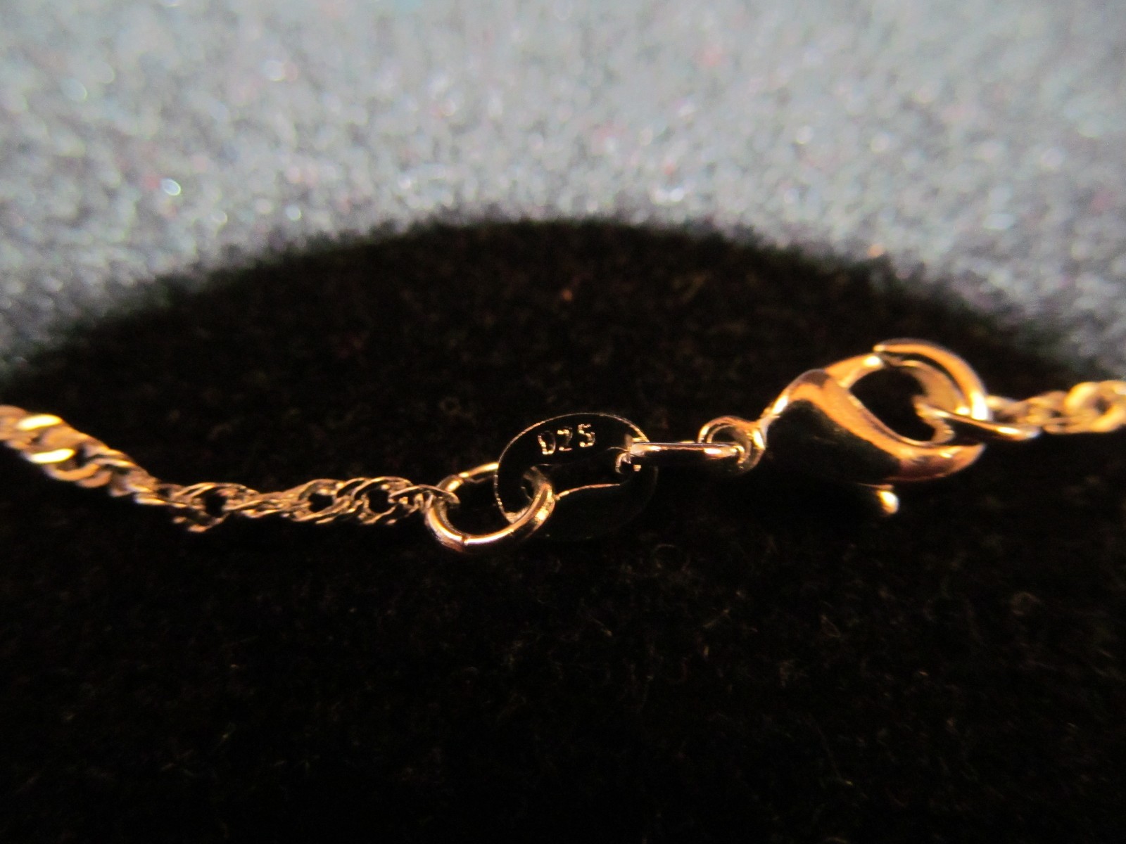 STERLING SILVER WAVY CHAIN NECKLACE 28″, Very shiny, 2.4 grams,Beautiful