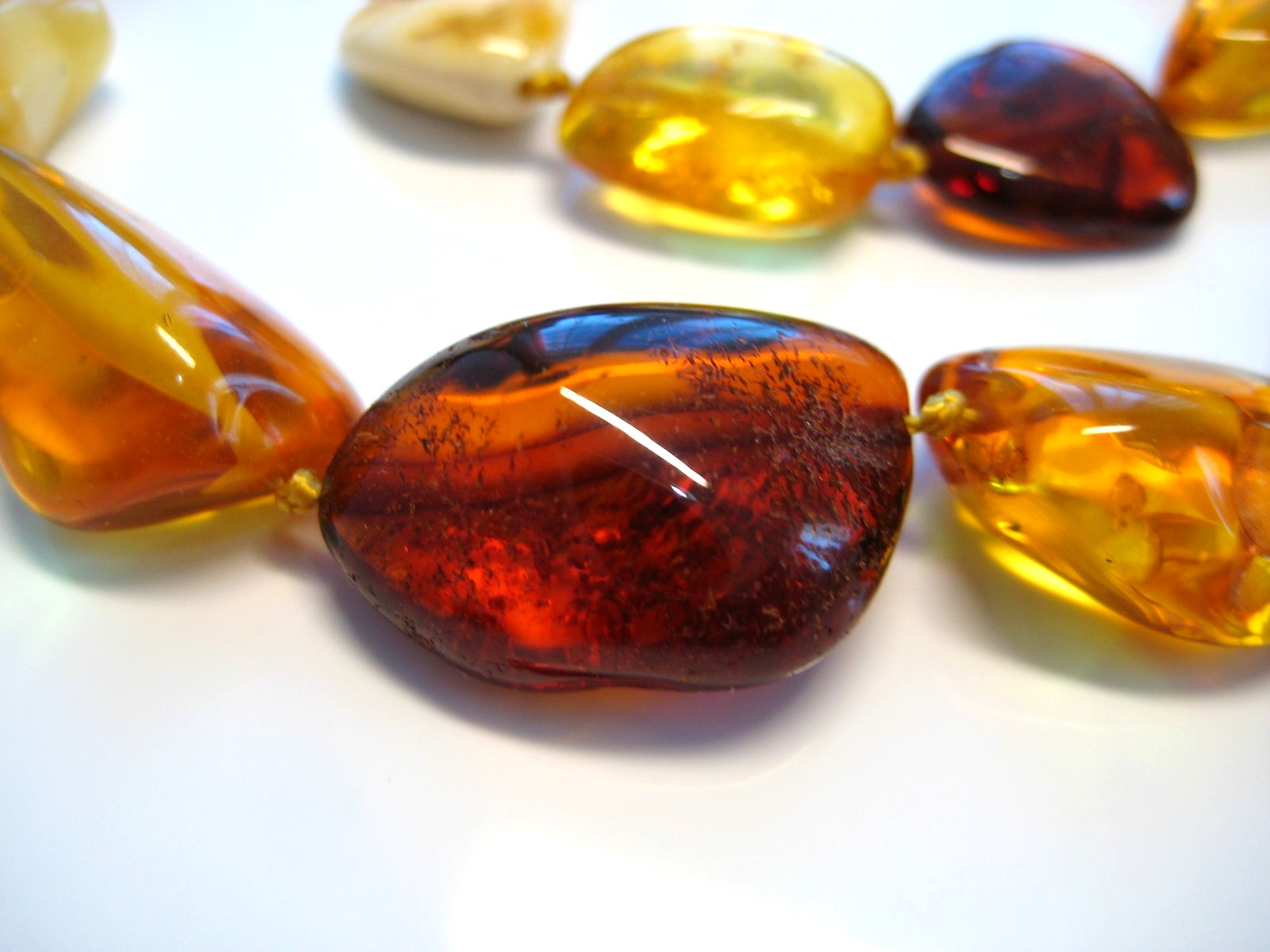 Massive Genuine Multicolor Beautiful Baltic Amber Necklace 23 gr. 20 in. !!!