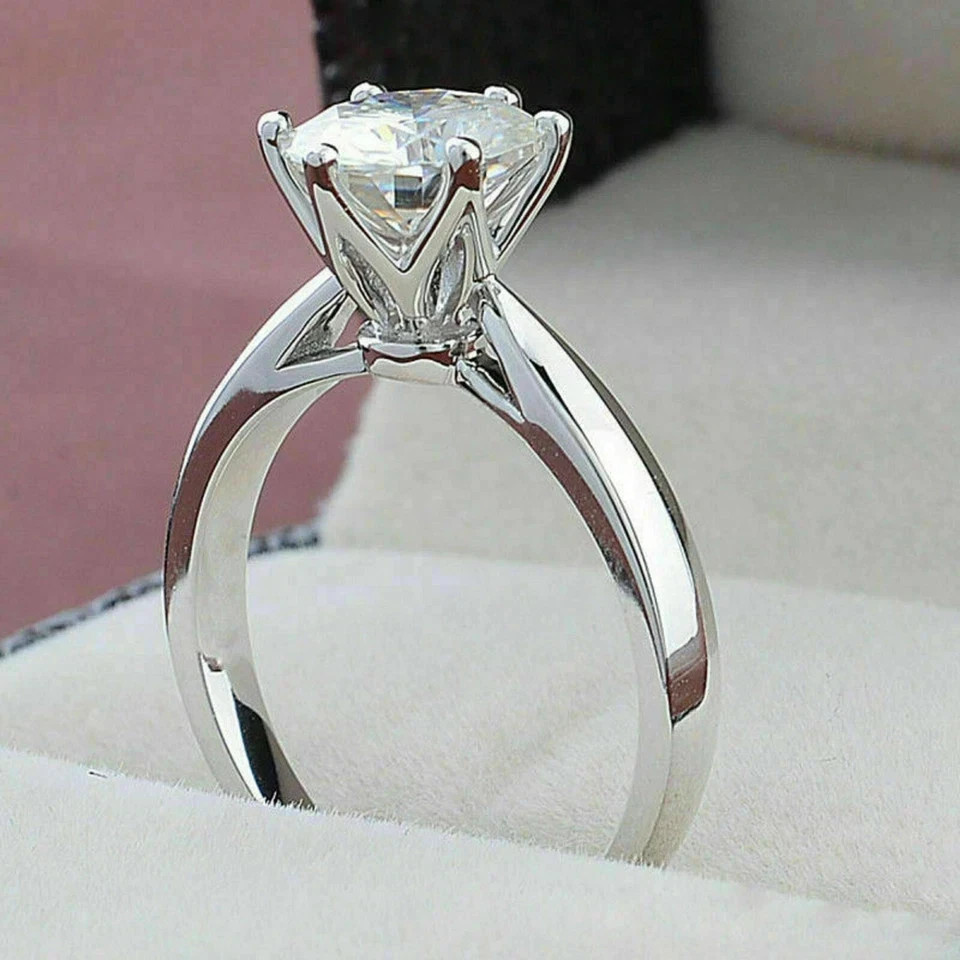 Lab Grown Diamond IGI EF/VS1 2.00 CT Round-Cut Engagement Ring 14k White Gold