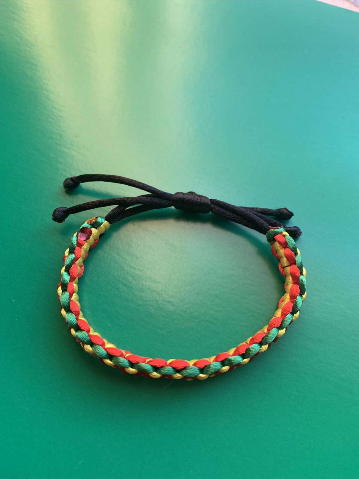 GUYANA Bracelet RED BLACK YELLOW GREEN Satin Rattail Cord Shamballa Nylon