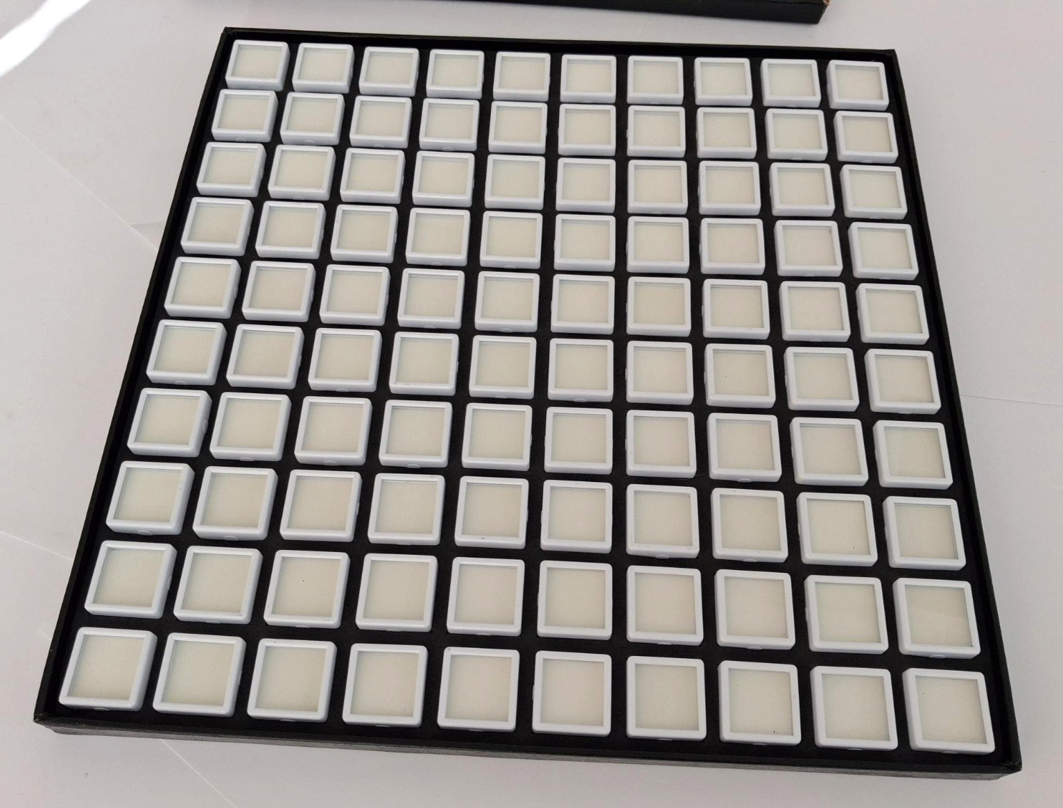 100-Gemstones Storage/Display Tray (JTV) …Never Used
