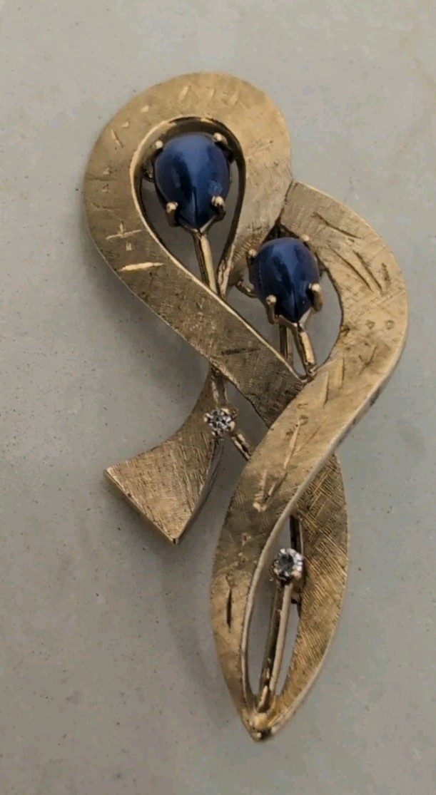 VINTAGE 14K YELLOW GOLD STAR SAPPHIRE AND DIAMOND PIN BROOCH-8.8 GRAMS