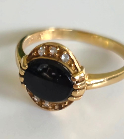 10K TRG Yellow Gold Ring – Black Onyx with Diamonds – Size 8, Weighs 2 Grams