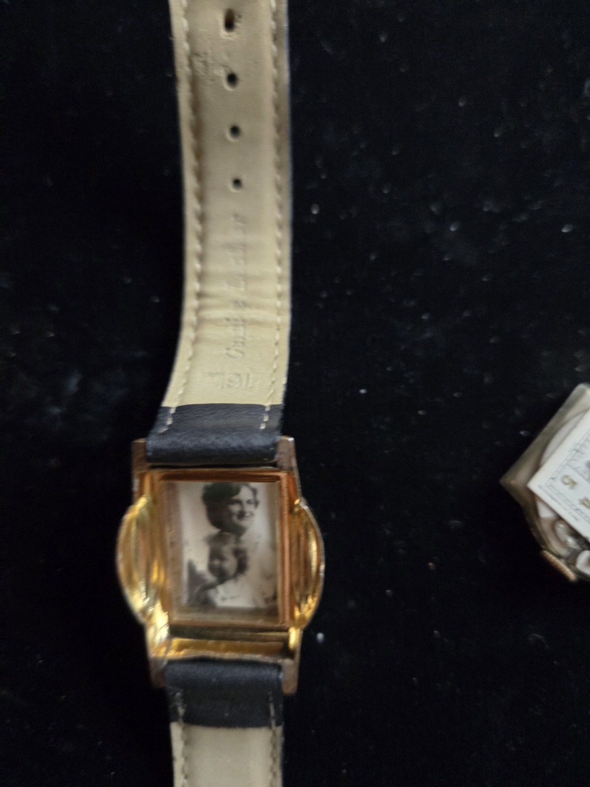 VINTAGE WATCH MIDLAND FLARED STEPPED SIDES CASE REF111/2190P 17JEWELS SWISS 1930