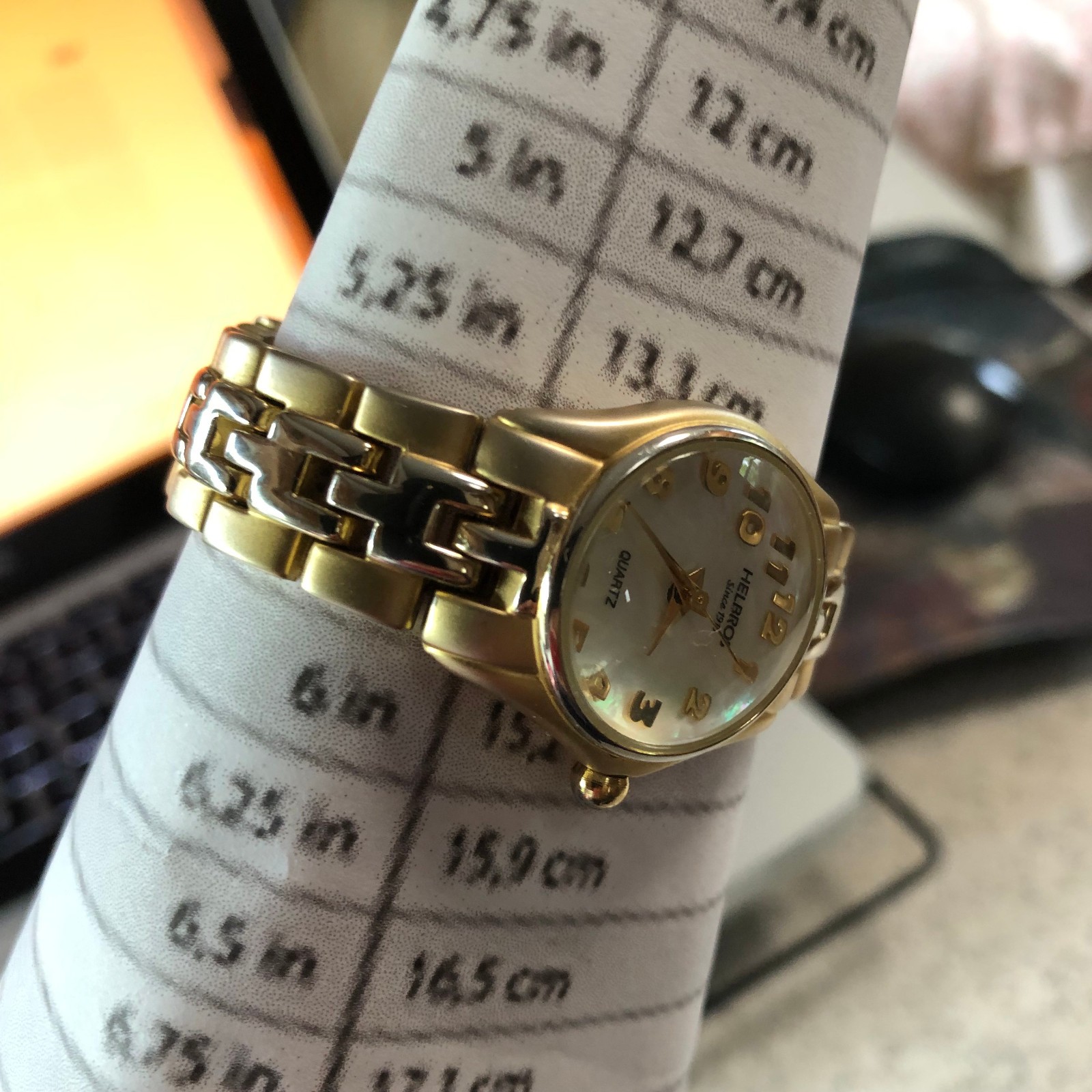 HELBROS Watch 8399YM MOP Dial dome crystal Quartz Analog Arabic Japan New Batt