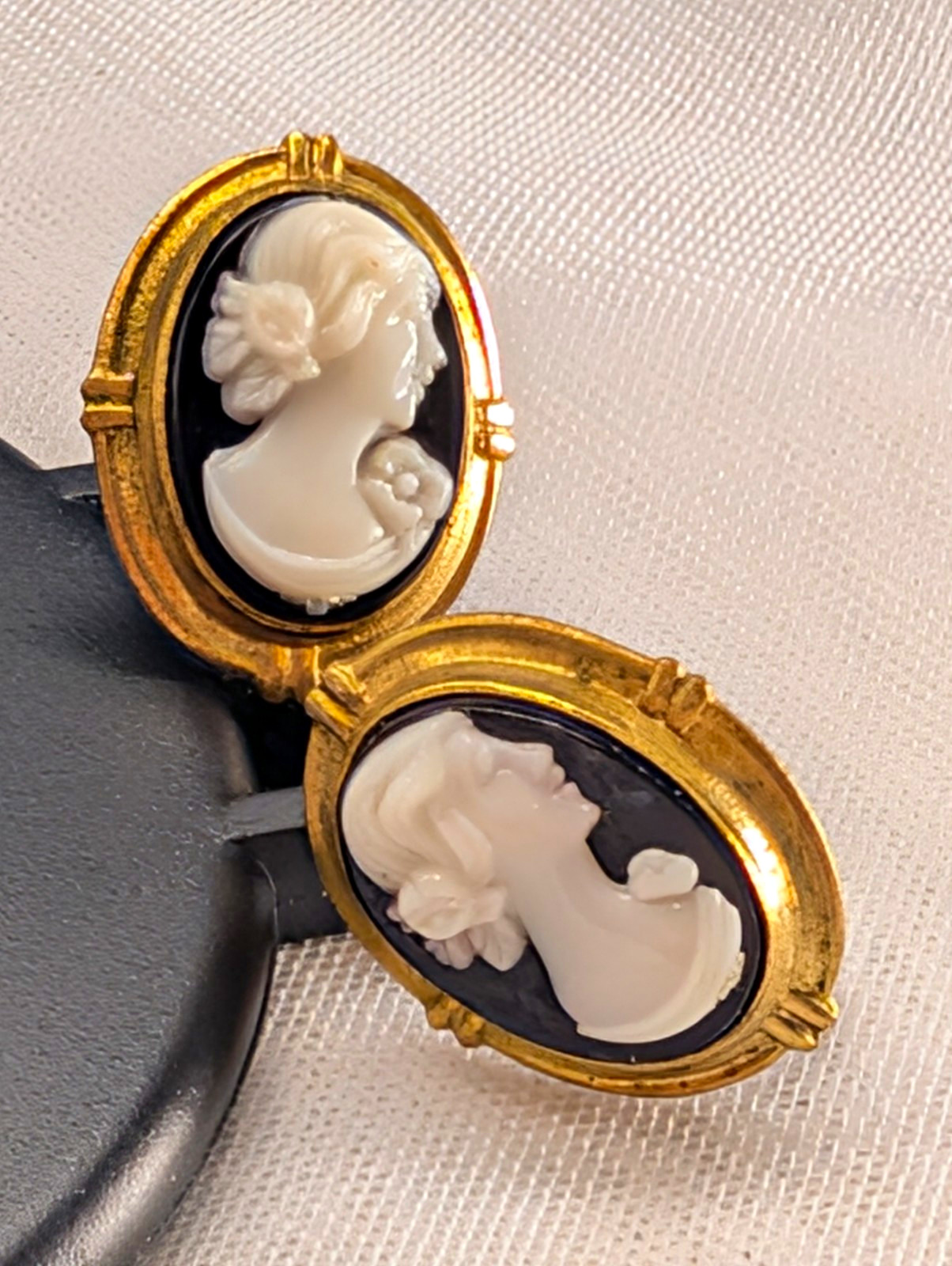 Vintage Black Faux Onyx Cameo Screw-Back Earrings | Cream & Gold Oval Drop Style