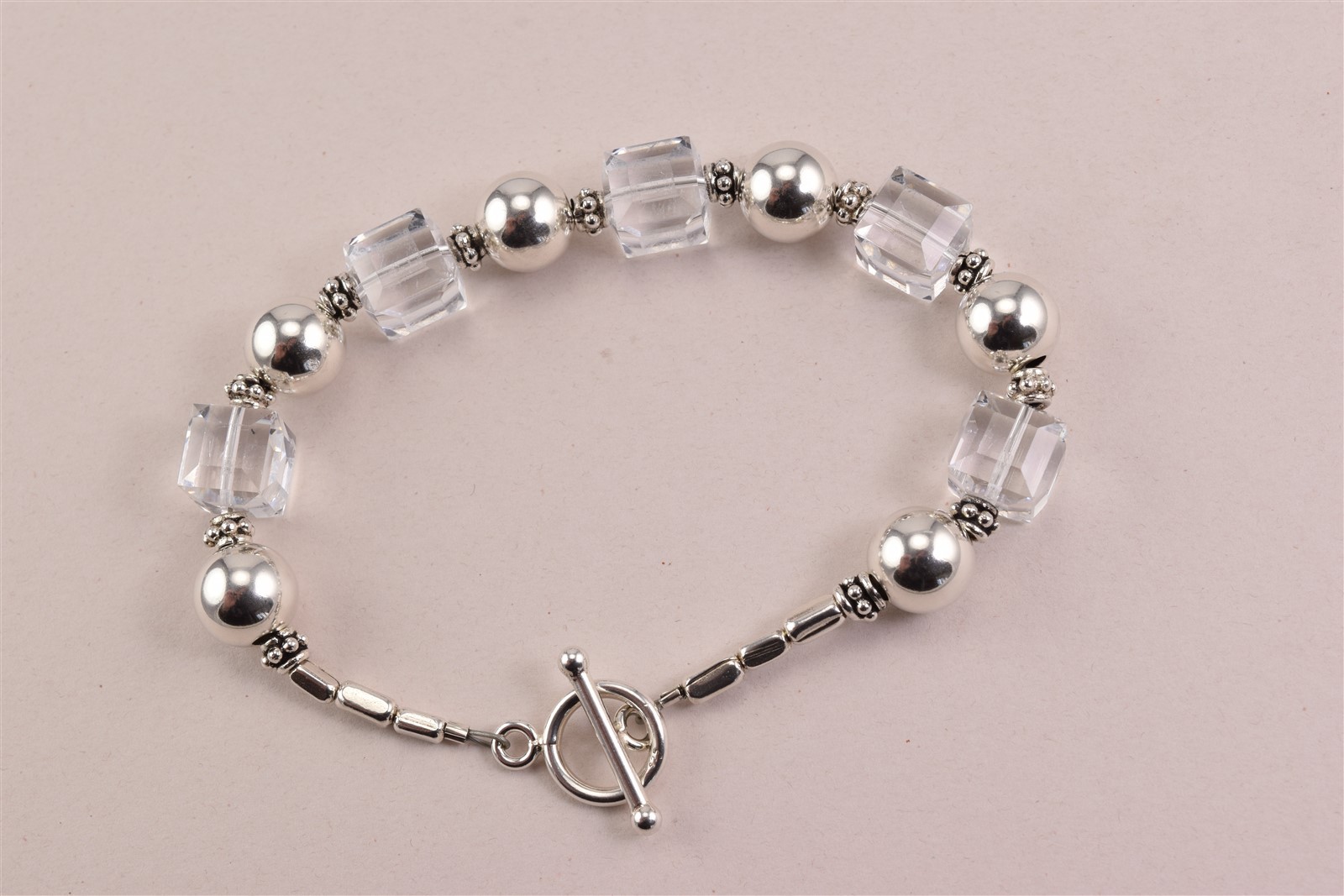 Sterling Silver Hexed Glass & Polished Beads Toggle Bracelet 24g 8.25″