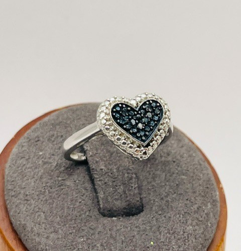 925 Sterling Silver Heart Design Ring with Blue Diamonds Size 6.5