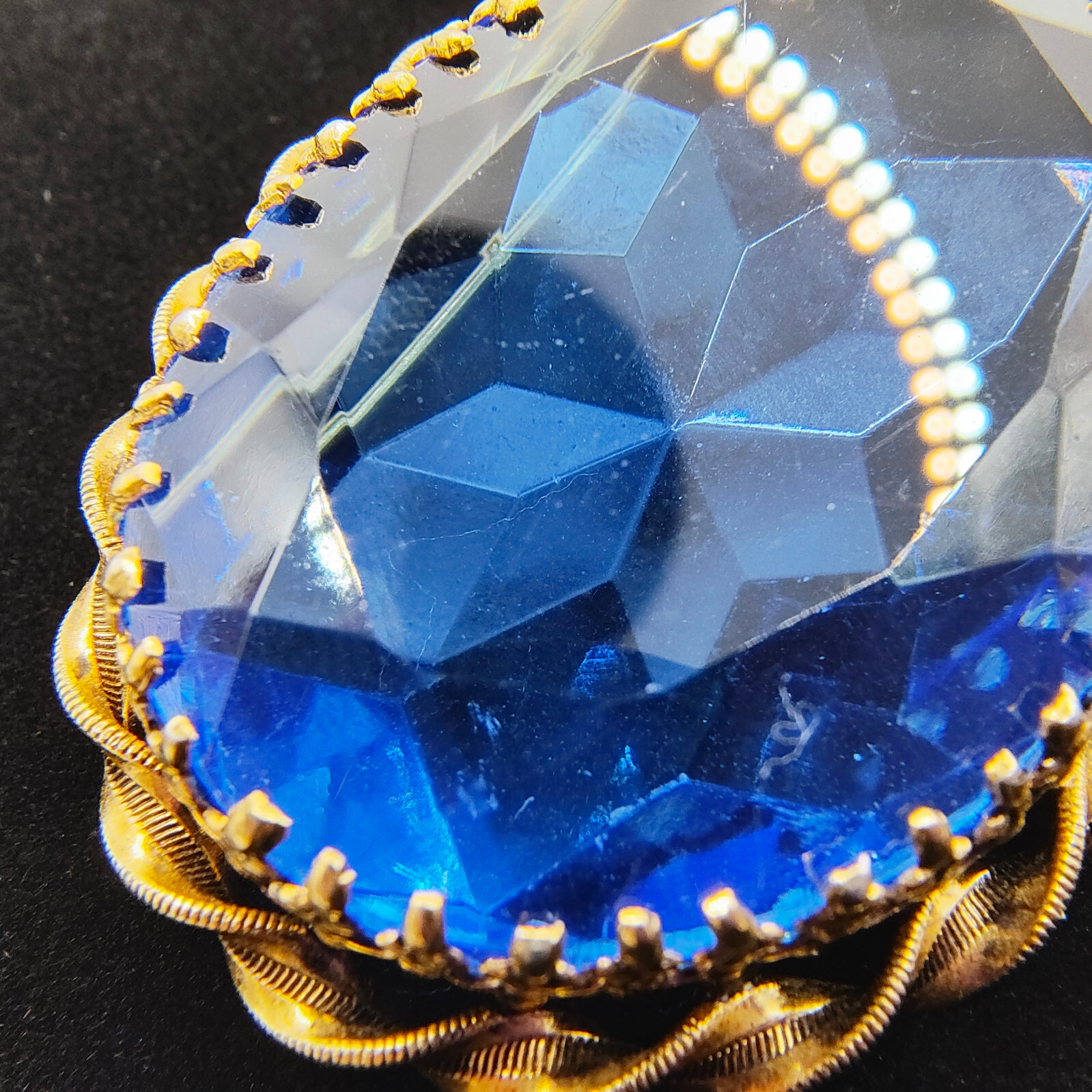 Vintage Art Deco Style Austrian Brooch Blue Paste Gold Tone Filigree Spiral Rope
