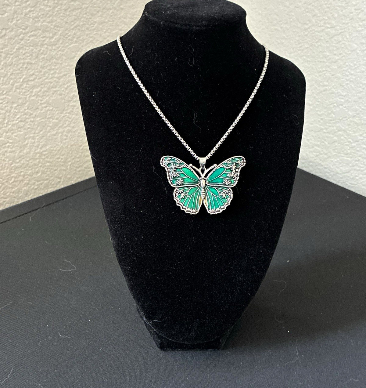 Silver Tone Green Butterfly Charm Pendant Necklace Nature Theme Chain