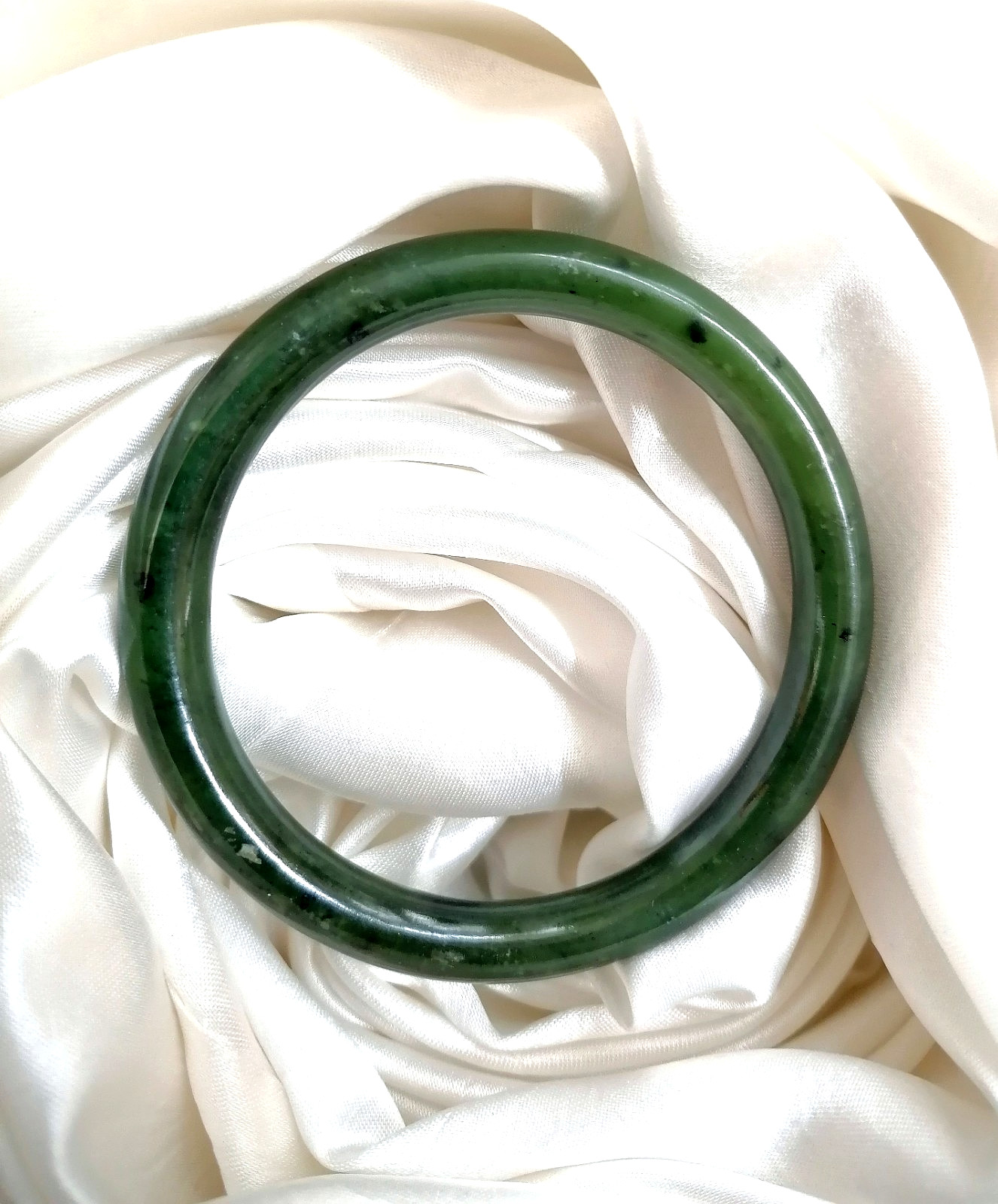 BEAUTIFUL ANTIQUE AUTHENTIC GREEN JADE RING BRACELET, CHINA, 1900.