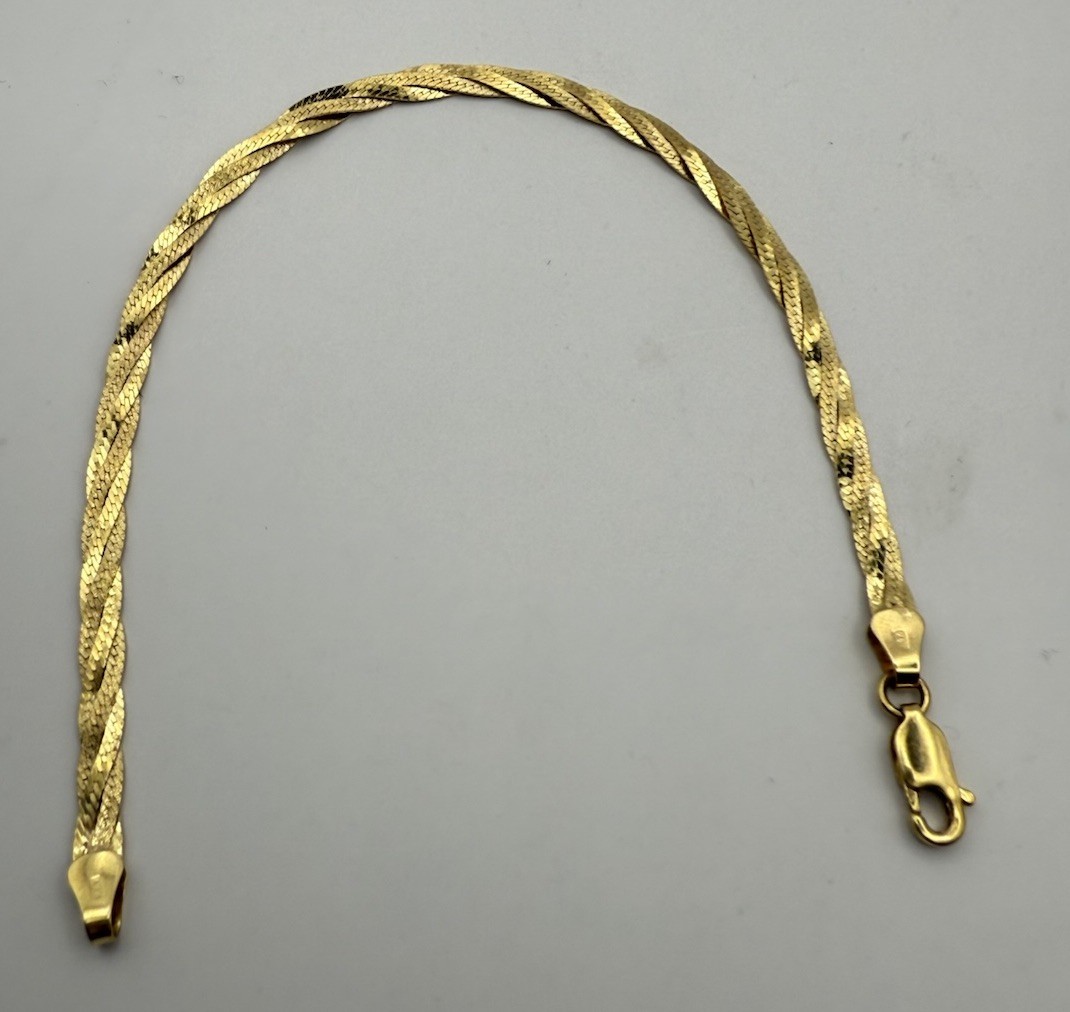 Bracelet 14k Yellow Gold Woven 7” Long 4.2 Grams 4mm Wide Italy