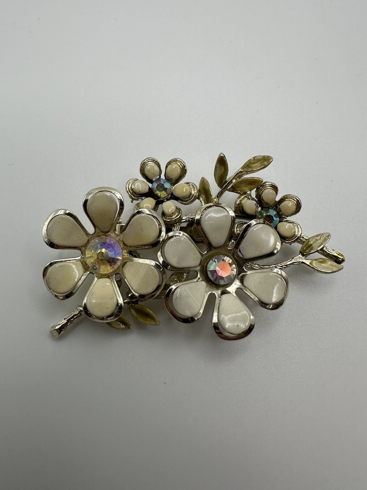 Vintage Coro Flower Brooch Green White Iridescent Excellent Condition 6.6cm BB11