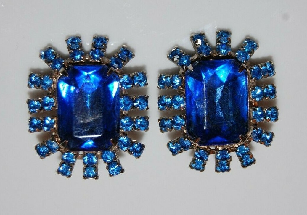 ELEGANT VTG COUTURE LARGE BLUE CRYSTALS SILVERED METAL STATEMENT CLIP EARRINGS
