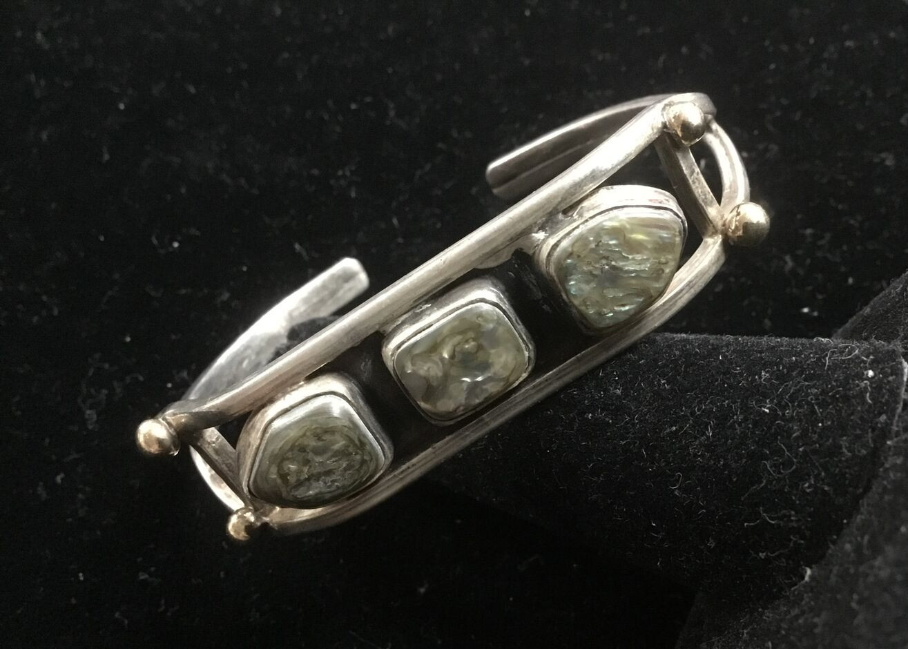 925 Sterling Silver Abalone Inlay Stones Cuff Bracelet 20.1 grams Hand Signed