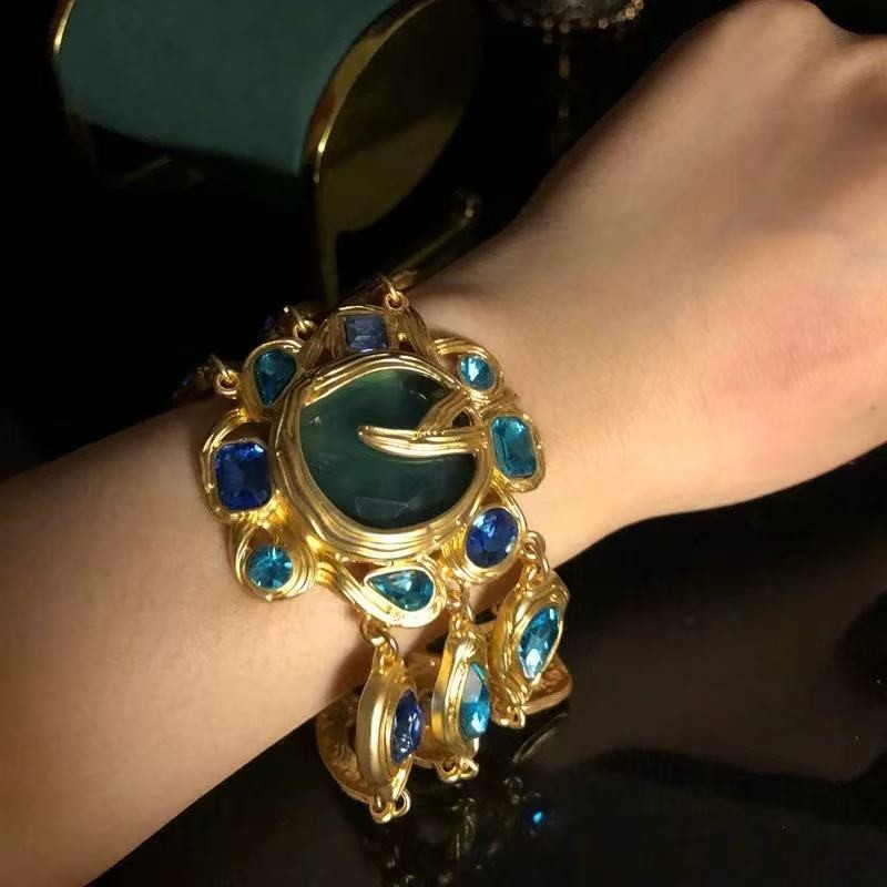 Vintage Blue Crystal Jewelry Set Necklace Bracelet Gold Tone Statement
