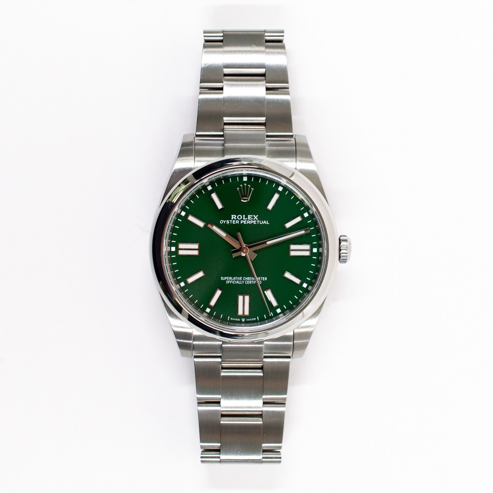 Rolex Oyster Perpetual 41 124300 Green Dial Stainless Steel Box & Papers Mint