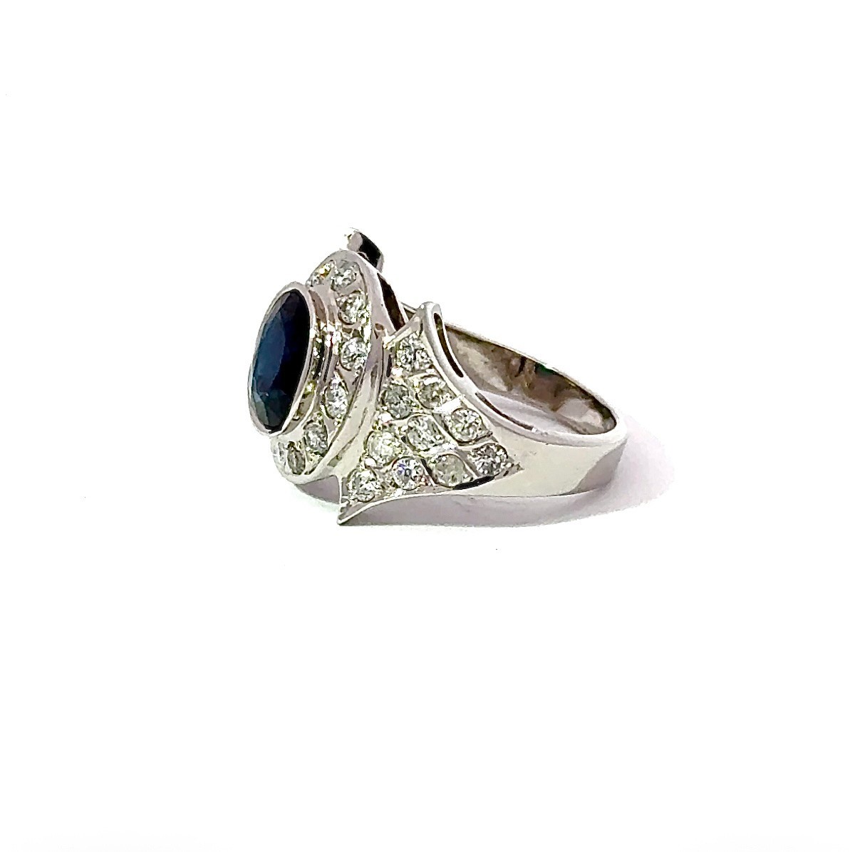 Ring 750 Gold Magnificent Vintage Ring 14K White Gold with Sapphire & Diamonds