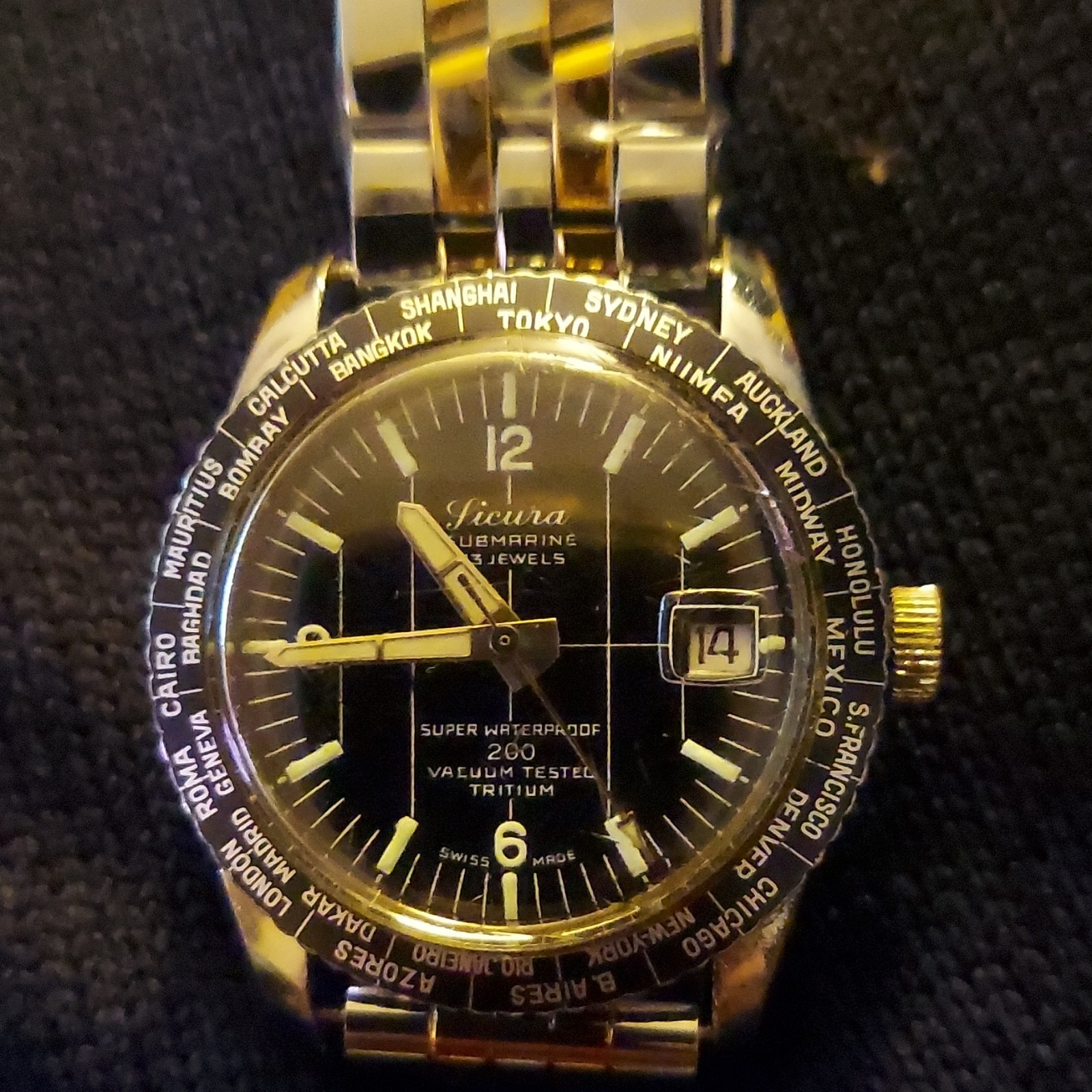 Sicura Submarine Superwaterproof 200 World Timer Watch Hand Wind Working