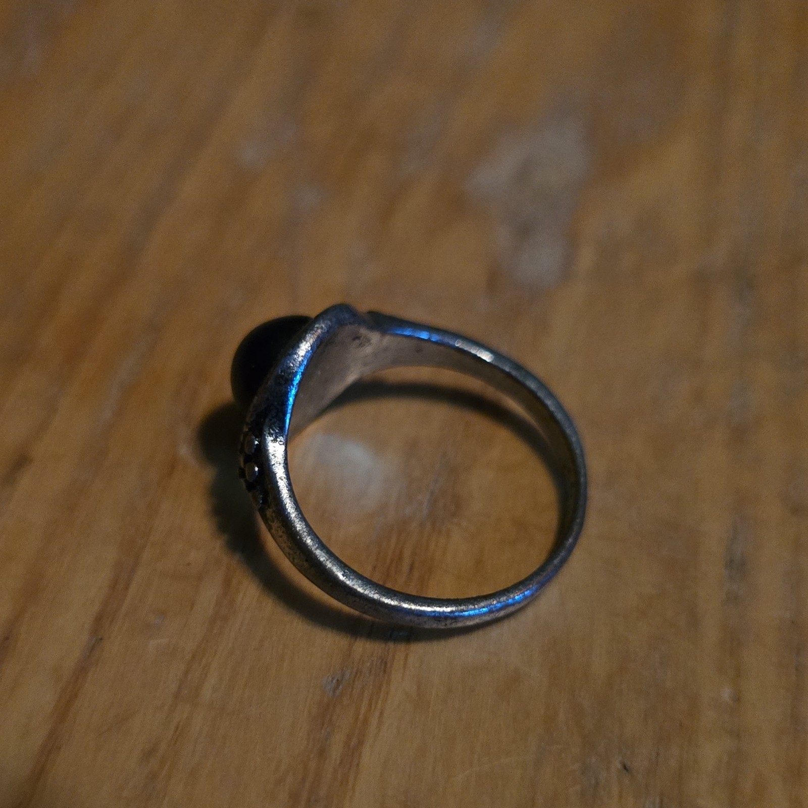 Silver Tone Metal Cocktail Ring Size 6.5 Bezel Round Black Cabochon Stone