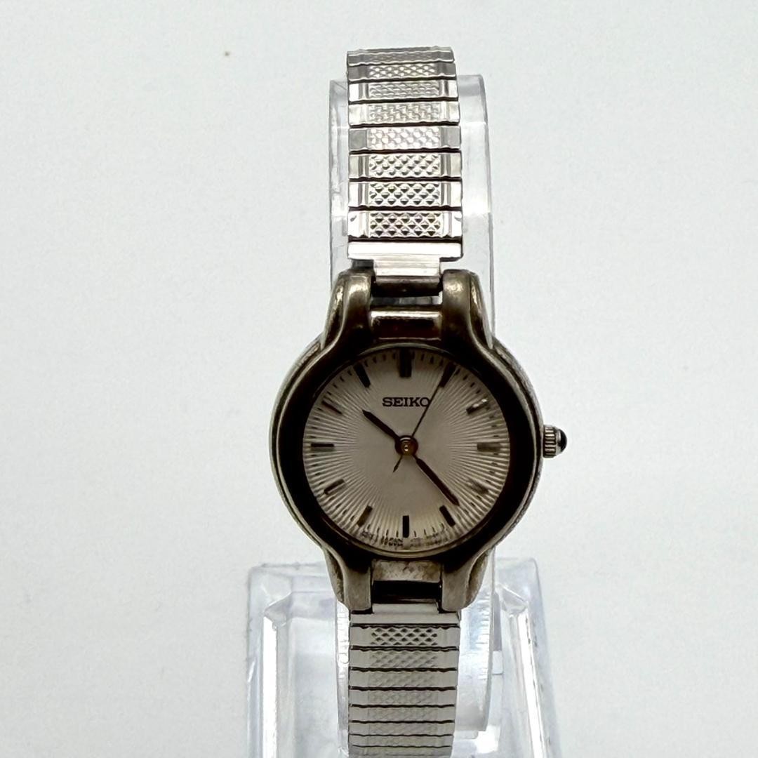 Vintage Seiko round watch, new battery, bellows movement, women’s, working.