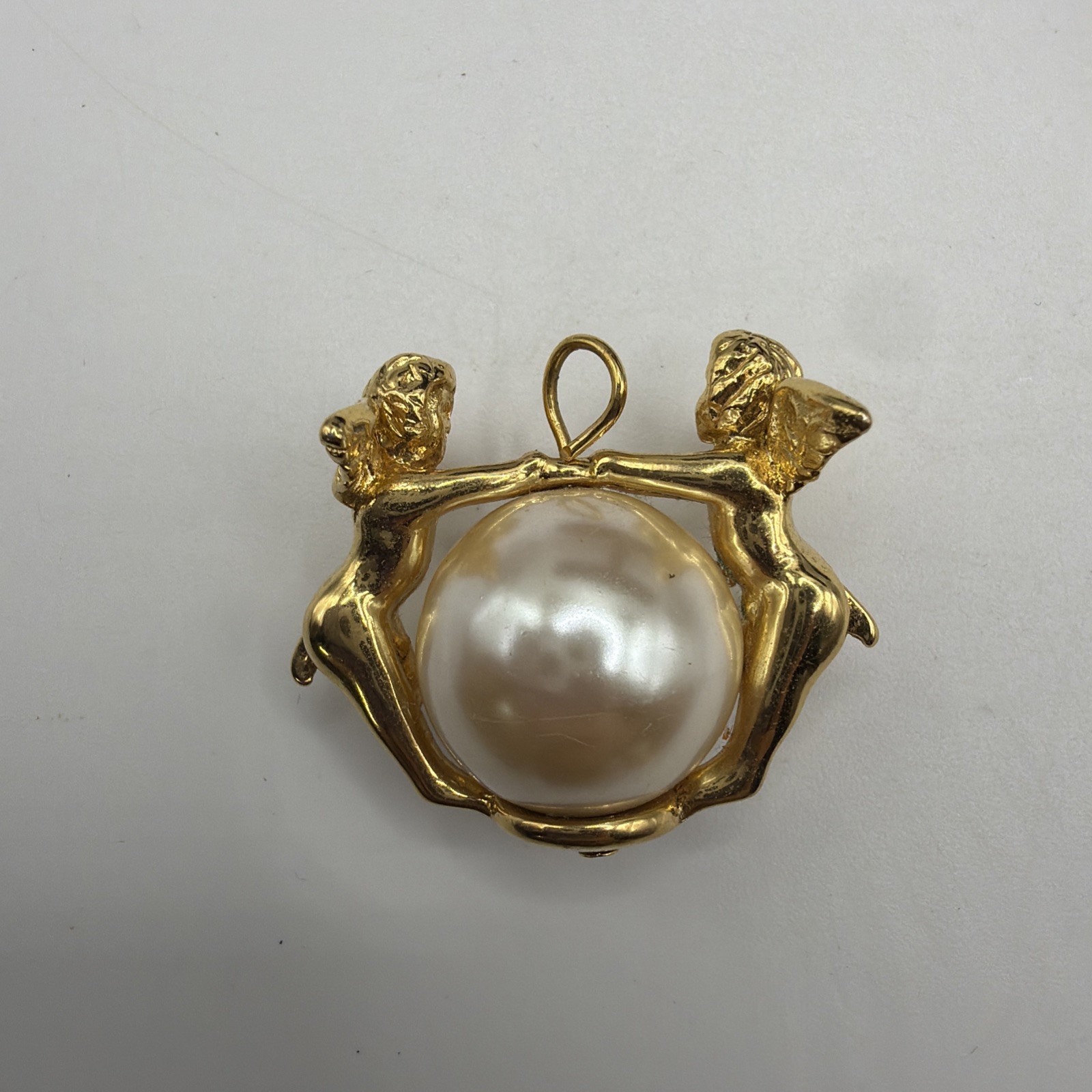 Pendant Vintage Goldtone Large Faux Pearl with 2 Cherubs – 1.25” x 1.25”