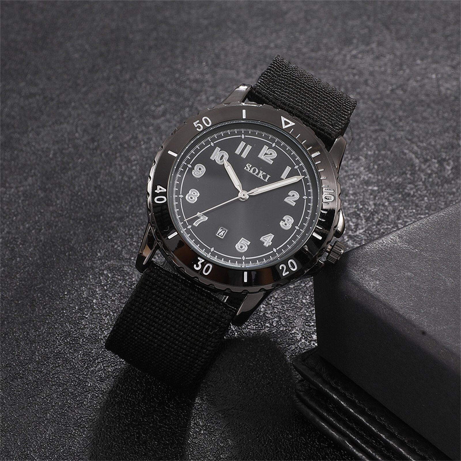 Men Tactical Sports Watch Round Arabic Numeral Dial Date Quartz Nylon Wristwatch
