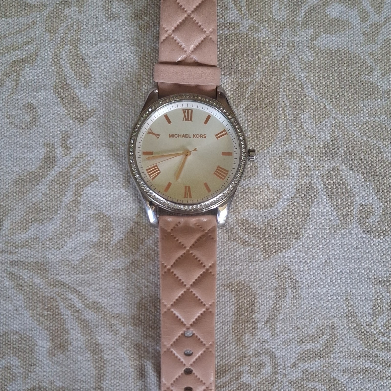 Michael Kors Women’s Analog Wristwatch Pink Leather Strap Silver Dial Roman