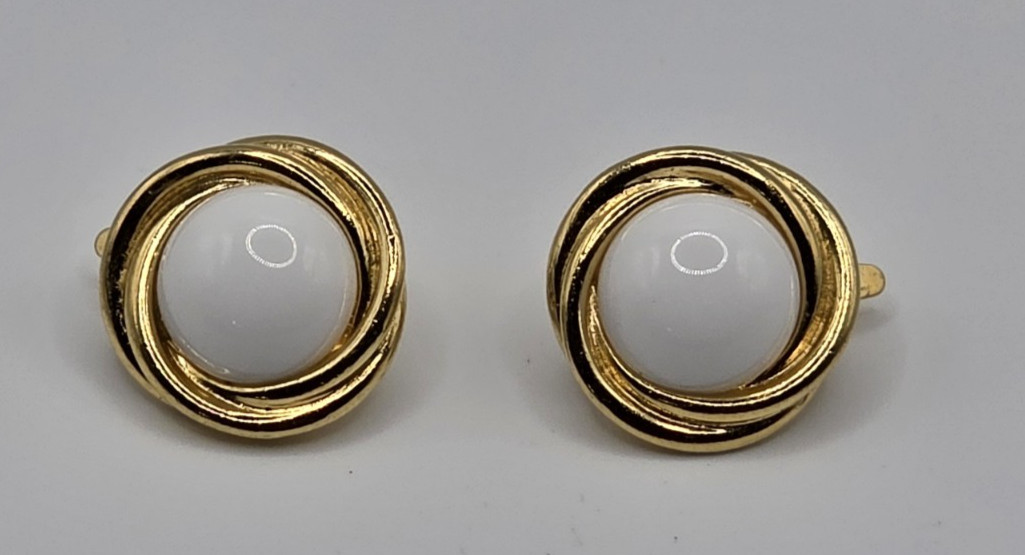 Vintage TRIFARI Gold Tone Swirl White Cabochon Clip On Earrings Signed MCM