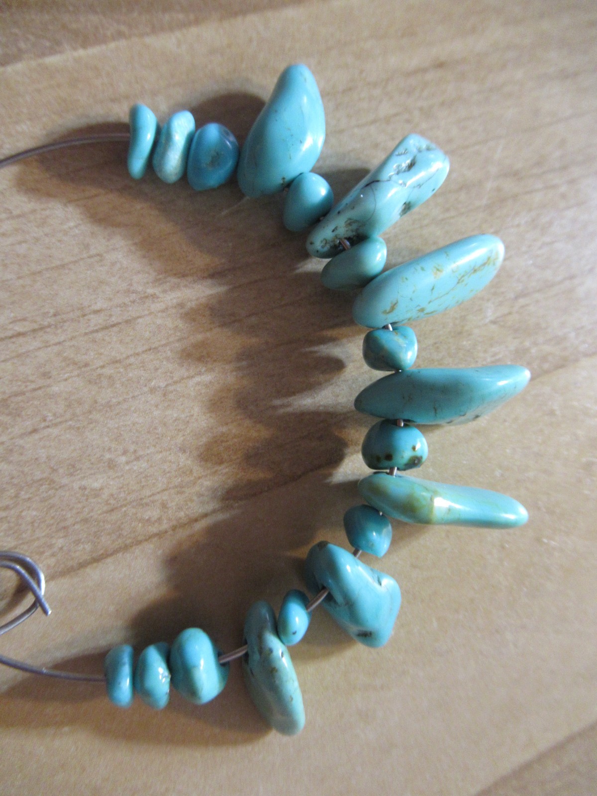 7 SM KINGMAN TURQUOISE PENDANTS 13 to 17mm & 12 SM NUGGETS 4 to 7mm 35tcw #830
