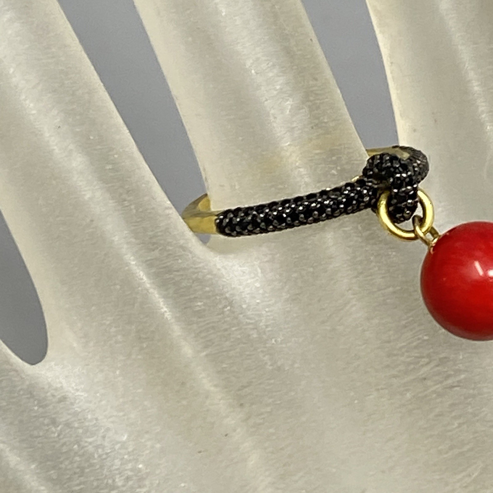 Dangle Bead Cocktail Ring Red Glass Charm Black Gold Tone Metal Band 8
