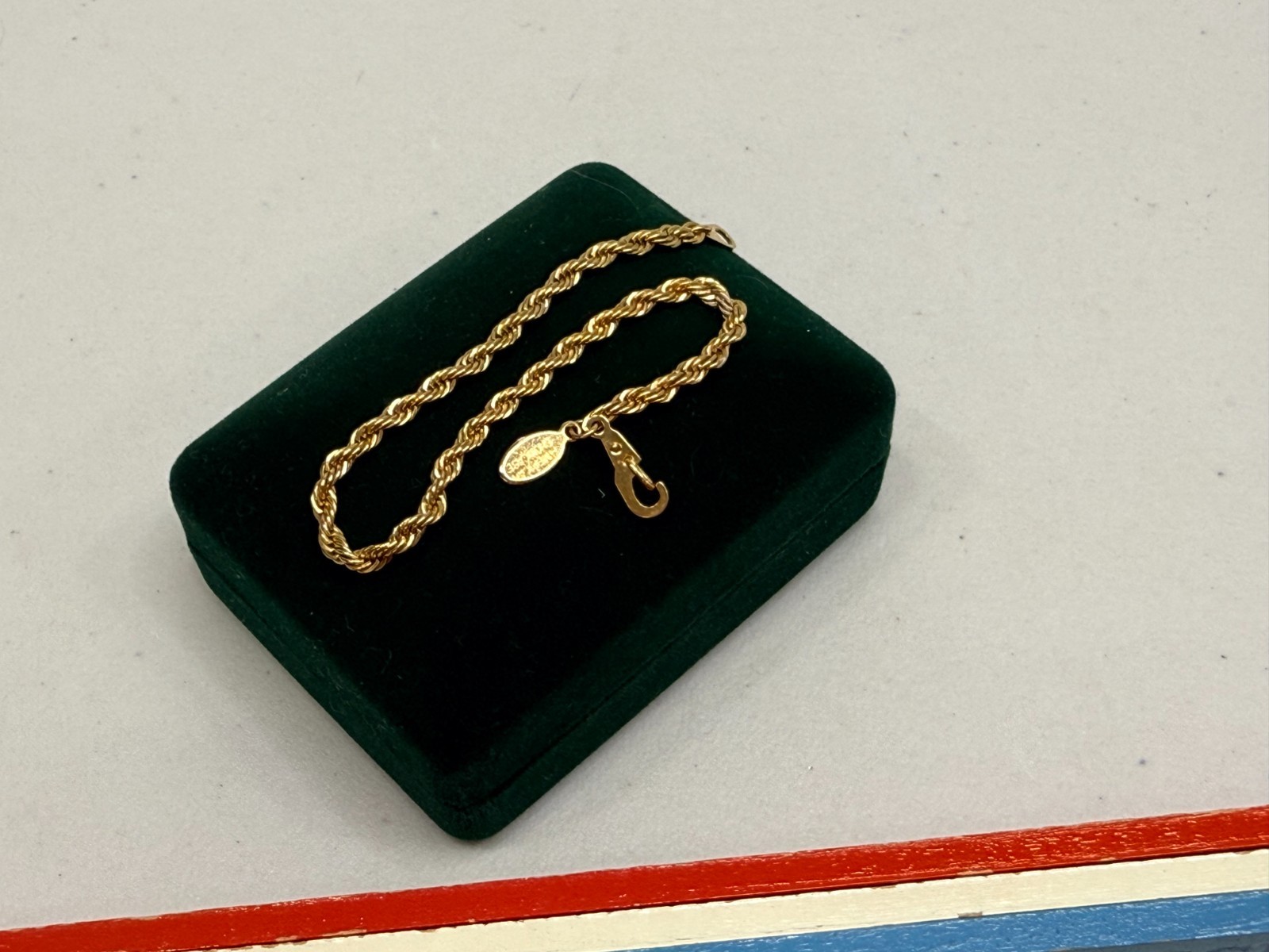 Vintage American Showcase Bracelet Gold Tone Rope Chain Single Strand Estate 7.2