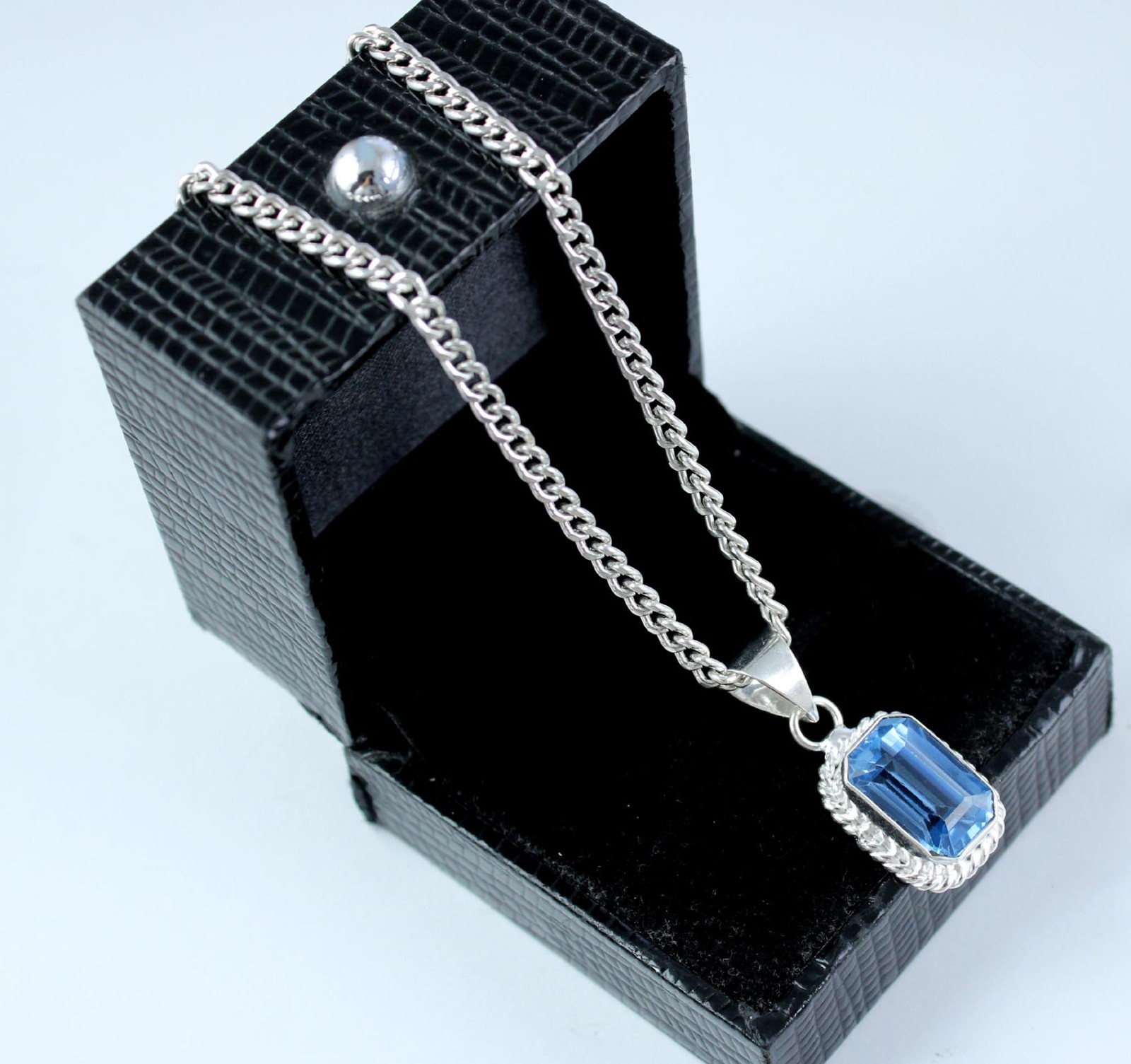 14.85 Ct Natural Swiss Blue Topaz Emerald Cut Gemstone Certified Pendant SEE VDO
