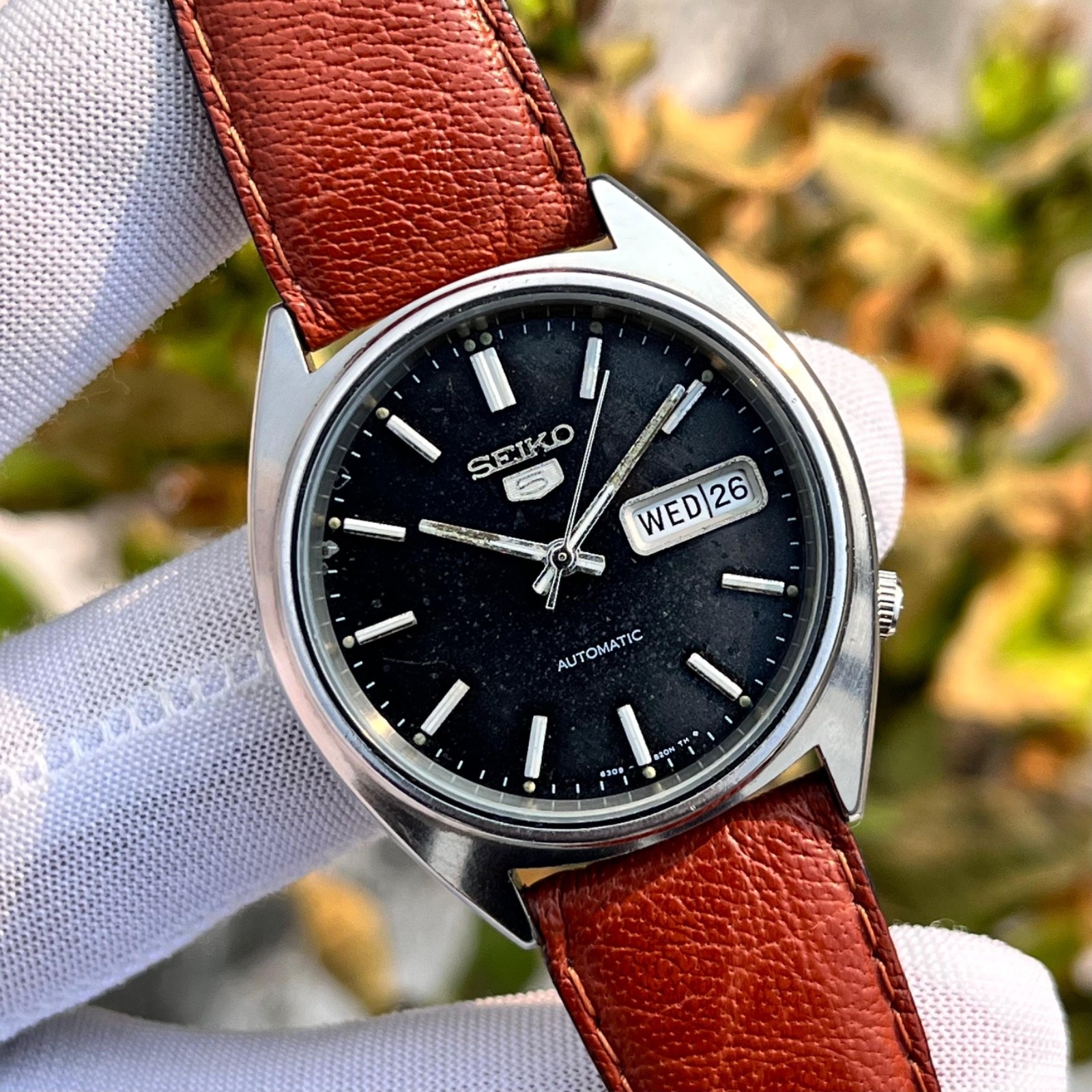 Vintage Seiko 5 Automatic Black Dress Formal Dial Japan Made Men Watch 6309-8840