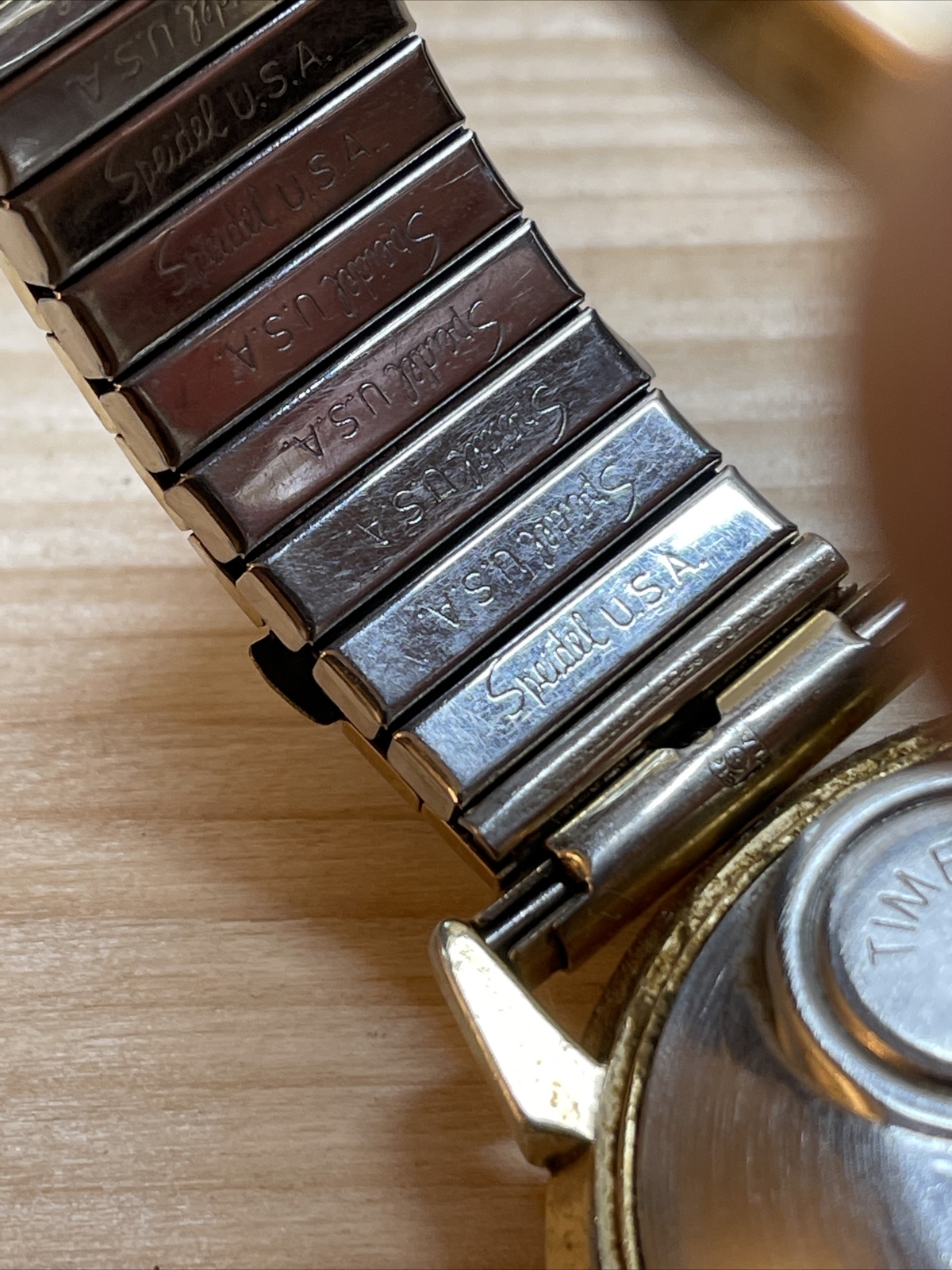 VTG 1970s Timex Electric Dynabeat Men Wrist Watch runs needs battery