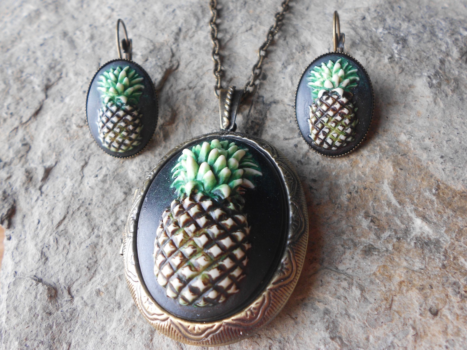 PINEAPPLE HAND PAINTED CAMEO LOCKET and FRENCH EARRINGS SET – TROPICAL, VACATION